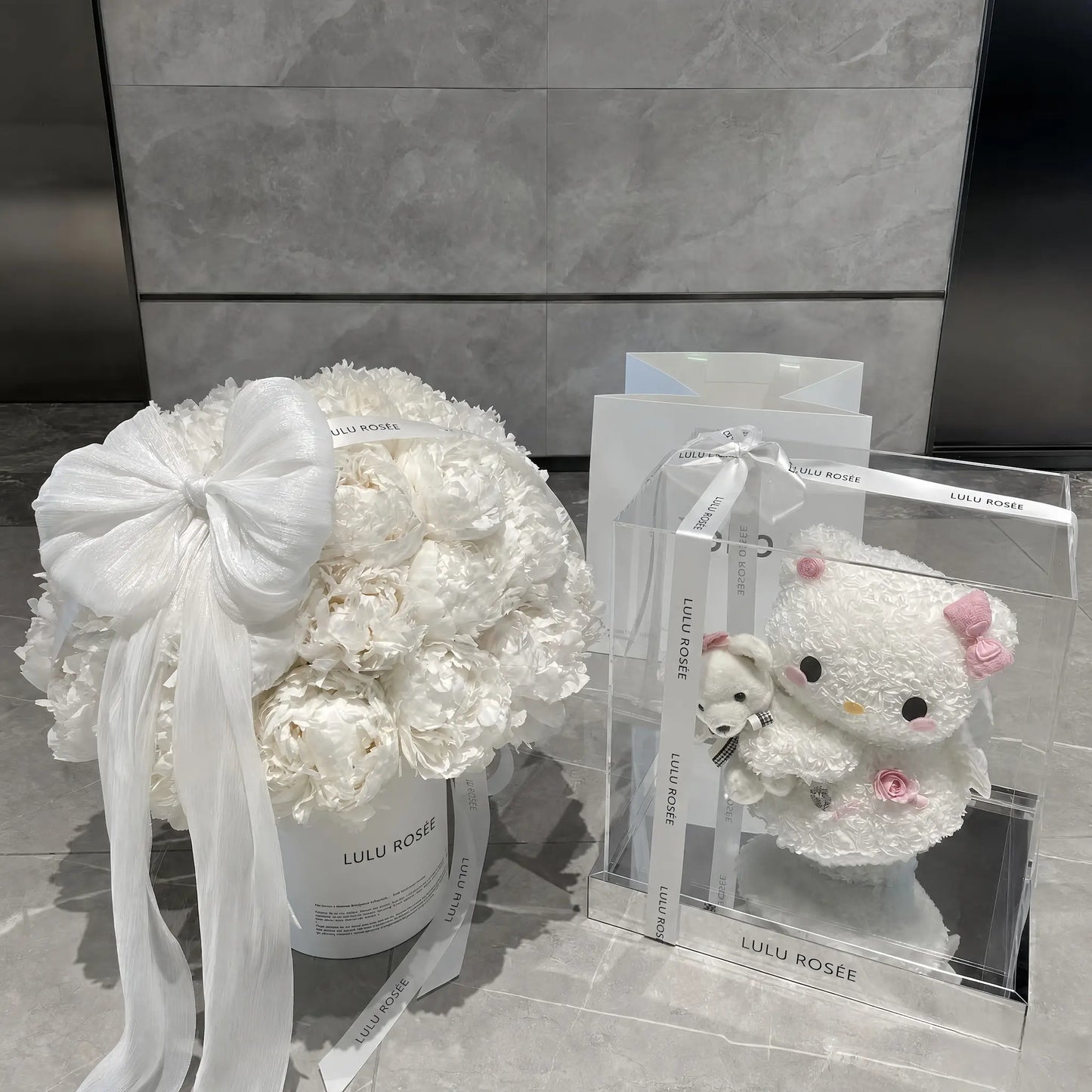 LULU ROSÉE Moonlight Peony Round Box Hello Kitty collaborative set, white everlasting peony cylinder box with doll acrylic box, romantic gift for girls